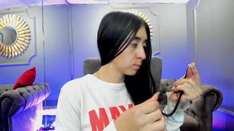 miilu  online show from February 13, 2025, 9:51 am