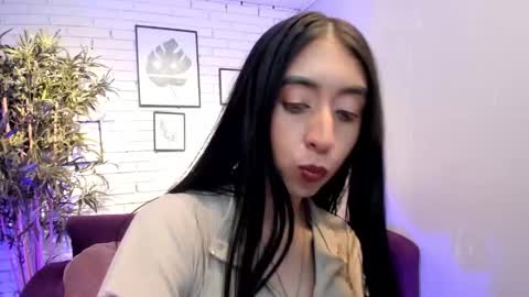 miilu  online show from March 4, 2025, 3:44 am