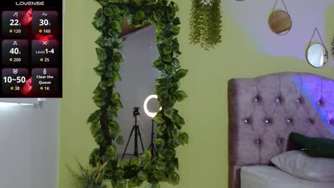 miiss_alyssaa online show from November 9, 2025, 5:22 pm