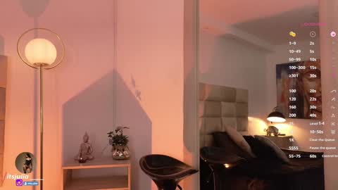 Snapshot of miissjulia chatting on December 9, 2024, 11:56 pm online show from December 9, 2024, 11:56 pm