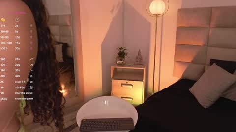 Snapshot of miissjulia chatting on December 24, 2024, 7:11 pm online show from December 24, 2024, 7:11 pm