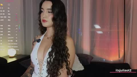 Snapshot of miissjulia chatting on April 25, 2026, 12:35 am online show from April 25, 2026, 12:35 am