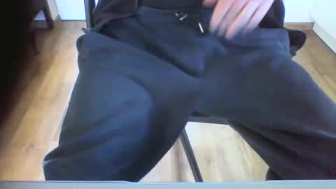 mik online show from September 15, 2025, 1:11 pm