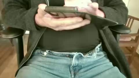 mik online show from October 20, 2025, 12:38 pm