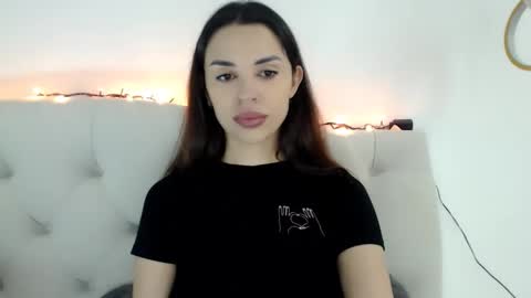 Mika online show from December 15, 2025, 12:20 pm