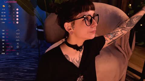 Snapshot of mika_moon_ chatting on December 7, 2024, 7:32 pm mika_moon_ online show from December 7, 2024, 7:32 pm