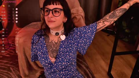 Snapshot of mika_moon_ chatting on December 8, 2024, 9:52 pm mika_moon_ online show from December 8, 2024, 9:52 pm