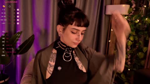 Snapshot of mika_moon_ chatting on December 12, 2024, 8:32 pm mika_moon_ online show from December 12, 2024, 8:32 pm