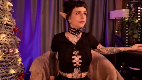 Snapshot of mika_moon_ chatting on December 21, 2024, 8:43 pm mika_moon_ online show from December 21, 2024, 8:43 pm