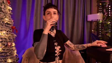 Snapshot of mika_moon_ chatting on December 22, 2024, 2:49 am mika_moon_ online show from December 22, 2024, 2:49 am