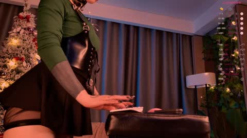 Snapshot of mika_moon_ chatting on December 26, 2024, 12:46 am mika_moon_ online show from December 26, 2024, 12:46 am