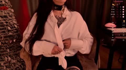 Snapshot of mika_moon_ chatting on December 31, 2024, 12:43 am mika_moon_ online show from December 31, 2024, 12:43 am