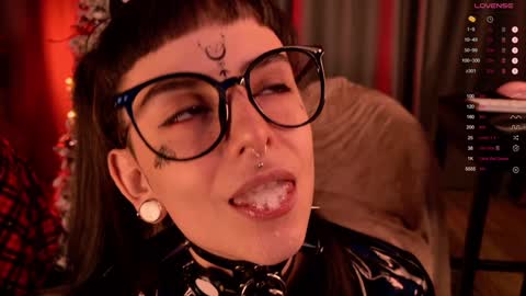 Snapshot of mika_moon_ chatting on January 2, 2025, 11:49 pm mika_moon_ online show from January 2, 2025, 11:49 pm