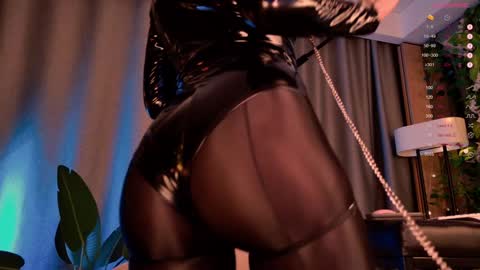 Snapshot of mika_moon_ chatting on January 8, 2025, 12:49 am mika_moon_ online show from January 8, 2025, 12:49 am