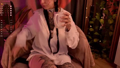 Snapshot of mika_moon_ chatting on January 17, 2025, 2:50 am mika_moon_ online show from January 17, 2025, 2:50 am