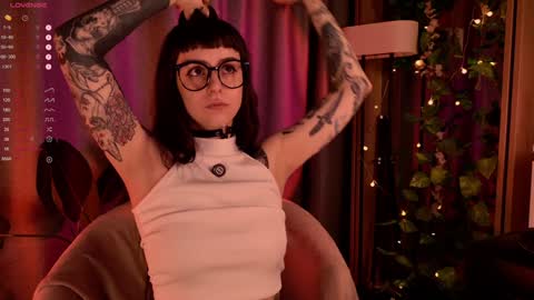 Snapshot of mika_moon_ chatting on January 21, 2025, 3:15 am mika_moon_ online show from January 21, 2025, 3:15 am