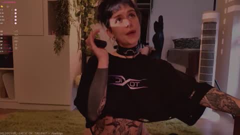 Snapshot of mika_moon_ chatting on September 9, 2025, 12:15 pm mika_moon_ online show from September 9, 2025, 12:15 pm