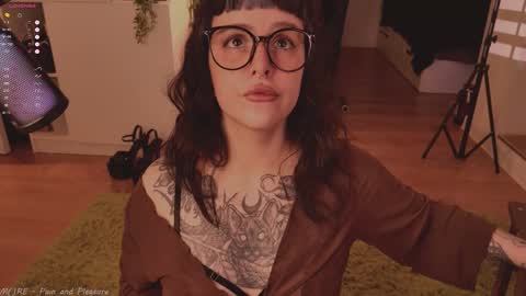 Snapshot of mika_moon_ chatting on September 27, 2025, 6:57 pm mika_moon_ online show from September 27, 2025, 6:57 pm