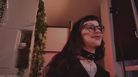 Snapshot of mika_moon_ chatting on October 26, 2025, 1:28 pm mika_moon_ online show from October 26, 2025, 1:28 pm