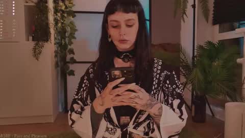 Snapshot of mika_moon_ chatting on November 8, 2025, 5:23 pm mika_moon_ online show from November 8, 2025, 5:23 pm