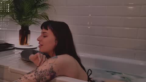 Snapshot of mika_moon_ chatting on December 3, 2025, 3:10 pm mika_moon_ online show from December 3, 2025, 3:10 pm