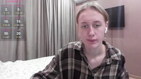 Snapshot of mika_ray chatting on November 27, 2025, 10:01 pm Mika online show from November 27, 2025, 10:01 pm