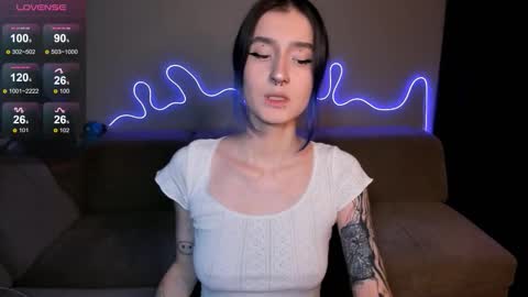 Mika online show from September 22, 2025, 7:16 pm