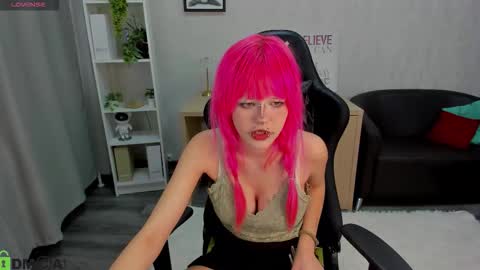 Snapshot of mika_vatashi chatting on March 3, 2026, 7:58 am Mika online show from March 3, 2026, 7:58 am