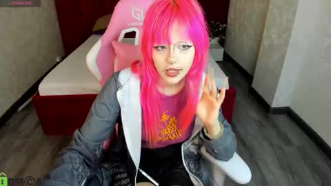 Snapshot of mika_vatashi chatting on March 4, 2026, 7:47 am Mika online show from March 4, 2026, 7:47 am