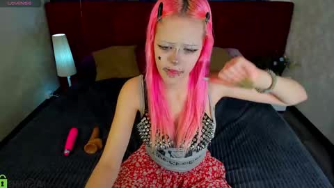 Snapshot of mika_vatashi chatting on March 21, 2026, 8:19 am Mika online show from March 21, 2026, 8:19 am