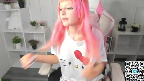 Snapshot of mika_vatashi chatting on April 16, 2026, 9:43 am Mika online show from April 16, 2026, 9:43 am