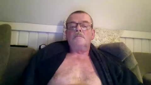 mikael42 online show from February 10, 2026, 8:35 pm