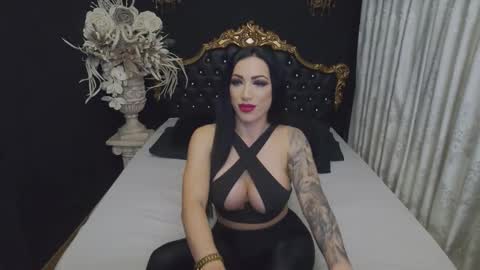 Mikaela online show from November 20, 2025, 5:18 am