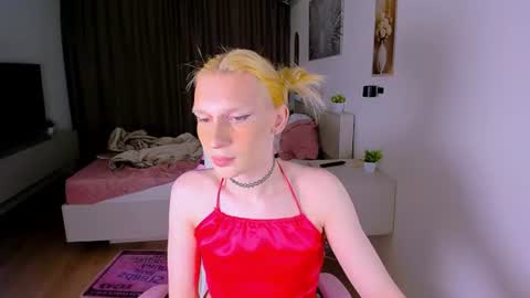 mikaella_nicole online show from June 22, 2026, 6:38 pm