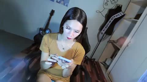 Snapshot of mikaellasander chatting on February 23, 2025, 3:18 pm ELLA online show from February 23, 2025, 3:18 pm