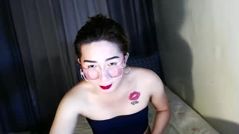 Snapshot of mikaellasander chatting on October 25, 2025, 1:24 am ELLA online show from October 25, 2025, 1:24 am