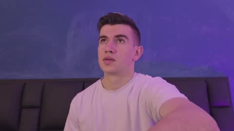 mikael online show from March 31, 2026, 4:24 am