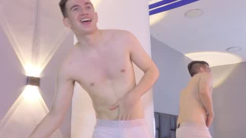 mikael online show from April 16, 2026, 4:35 am