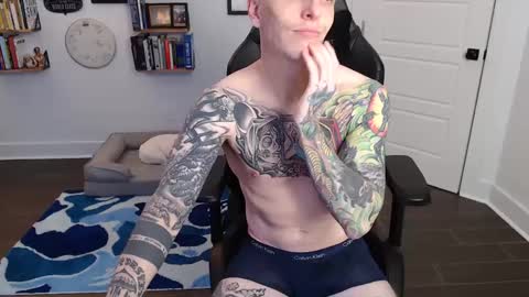 MikahisHung online show from December 11, 2024, 7:46 pm