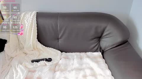 mikasssu online show from December 15, 2025, 8:40 am