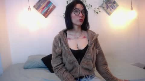 Snapshot of mikaza_akerman chatting on May 4, 2026, 1:07 pm mikaza online show from May 4, 2026, 1:07 pm