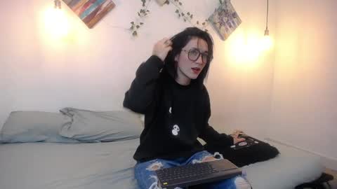 Snapshot of mikaza_akerman chatting on June 5, 2026, 12:55 pm mikaza online show from June 5, 2026, 12:55 pm