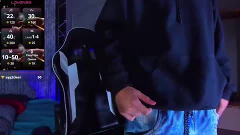 Snapshot of mike_0233 chatting on March 9, 2025, 7:34 am Mike 0233 online show from March 9, 2025, 7:34 am