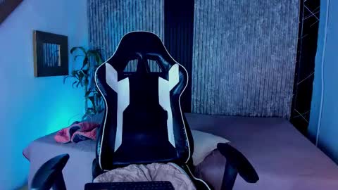 Snapshot of mike_0233 chatting on September 13, 2025, 7:08 am Mike 0233 online show from September 13, 2025, 7:08 am