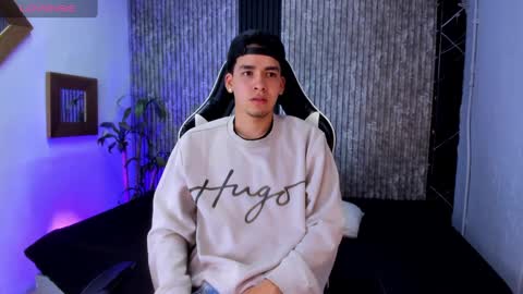 Snapshot of mike_0233 chatting on September 26, 2025, 5:11 am Mike 0233 online show from September 26, 2025, 5:11 am