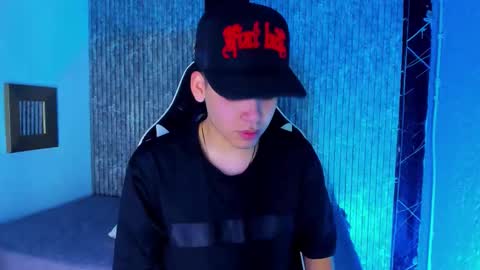 Mike 0233 online show from December 14, 2025, 4:51 am