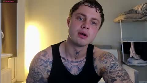 Snapshot of mike___magic chatting on June 18, 2026, 3:29 am Mike Magic online show from June 18, 2026, 3:29 am