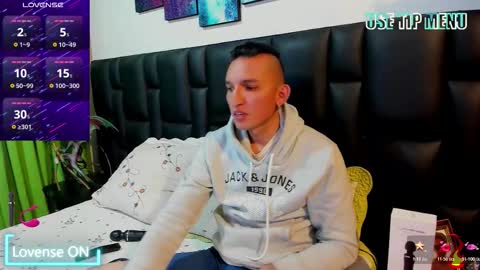 Snapshot of mike_bennet chatting on March 30, 2026, 12:33 am Mike Bennet Make me Cum Please online show from March 30, 2026, 12:33 am