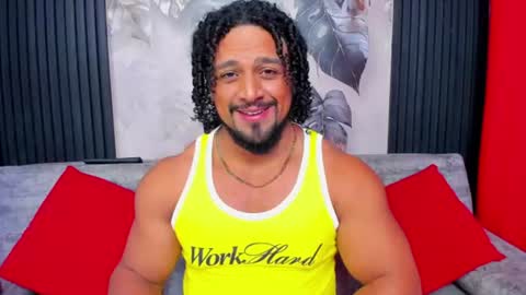 Snapshot of mike_estevess chatting on June 10, 2026, 12:04 pm online show from June 10, 2026, 12:04 pm