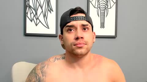 Snapshot of mike_montoya chatting on December 11, 2024, 4:39 am Mike Montoya online show from December 11, 2024, 4:39 am